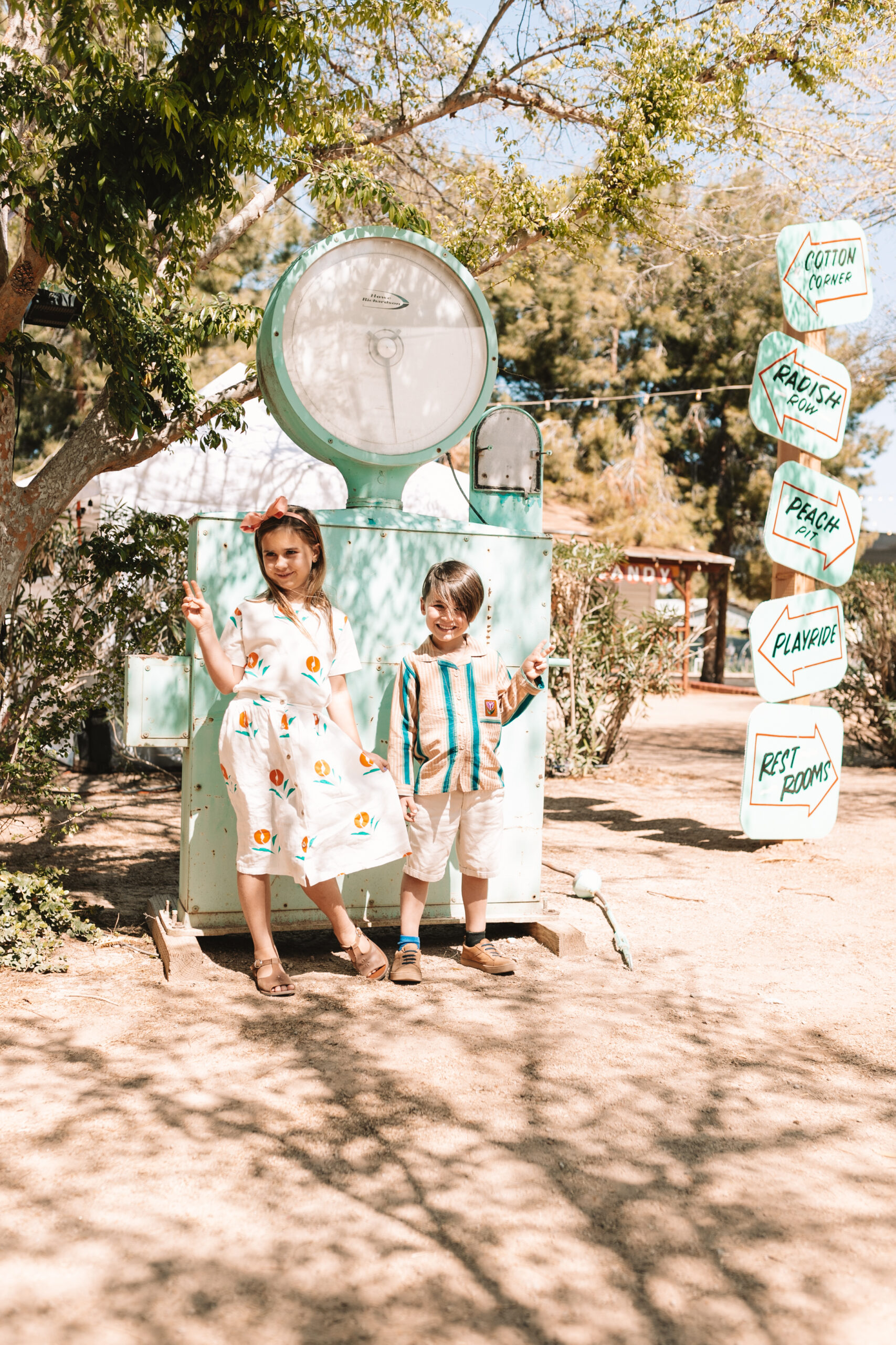 visit the shcnepf farm agritainment park from february - april in queen creek, arizona for some good old fashioned family fun! #schnepffamrs #agritainmentpark #familyfun #springin arizona