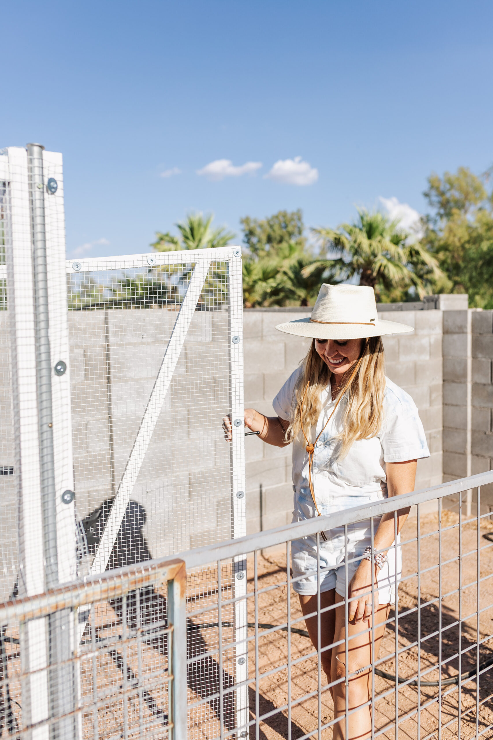 come on in and take a tour of our chicken coop and run in the desert heat #thelovedesignedlife #desertchickens #predatorproofrun