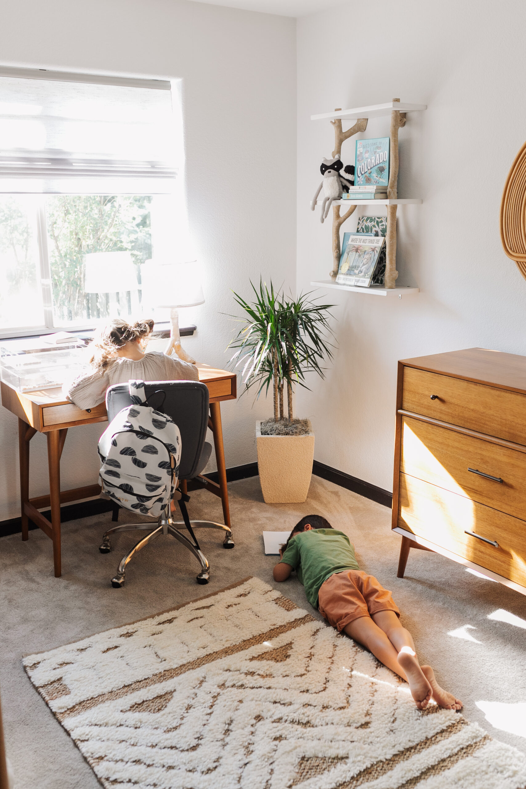 the sweetest space for the kiddos to come visit, learn, and grow! #modernmountainhome #theldlhome #thelovedesignedlife #bunkroom #kidsdesk