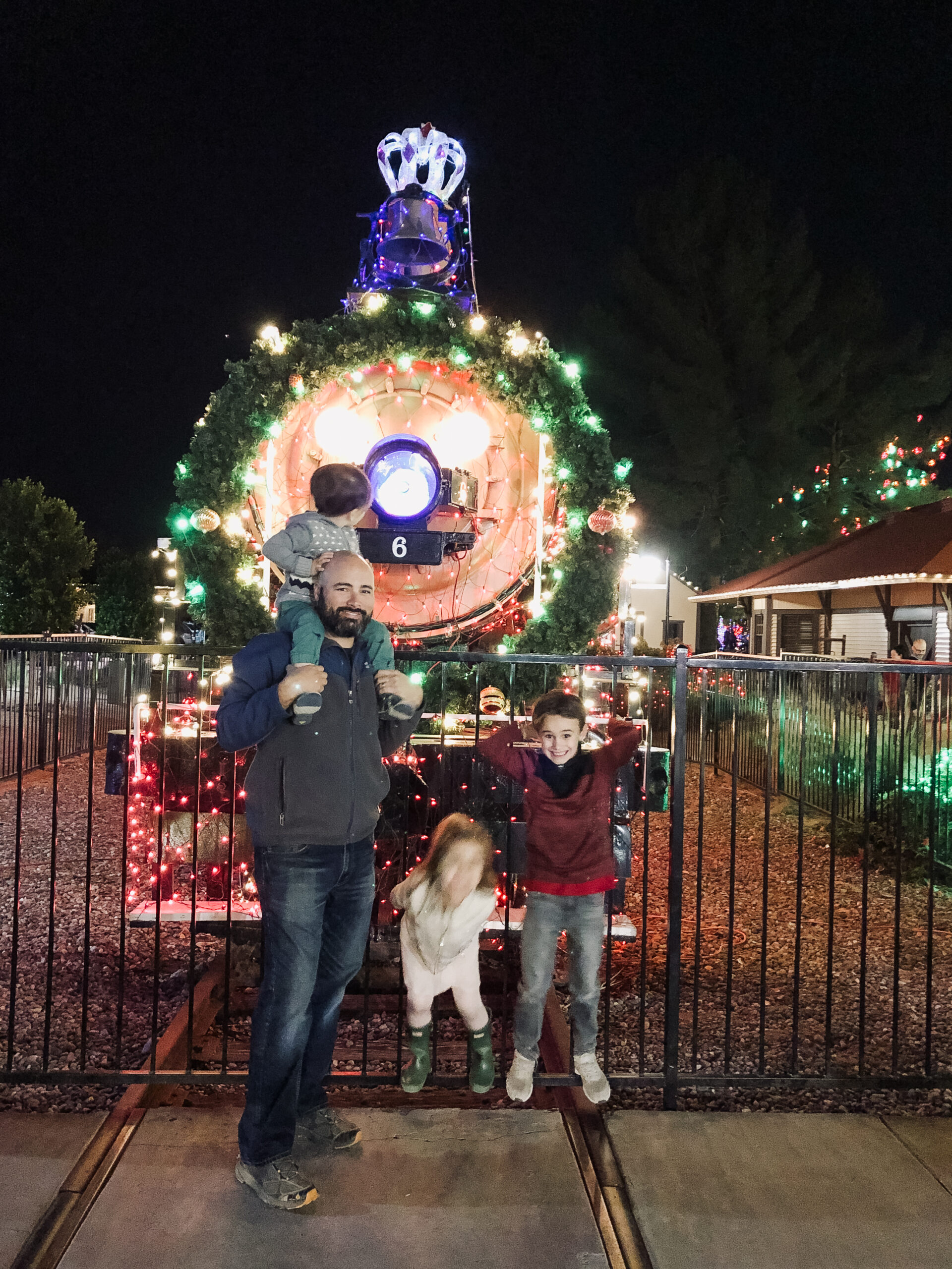 the McCormick-Stillman Railroad Museam (aka train park) is a family friendly holiday staple in the phoenix area #trainpark #holidaylights #familytraditions