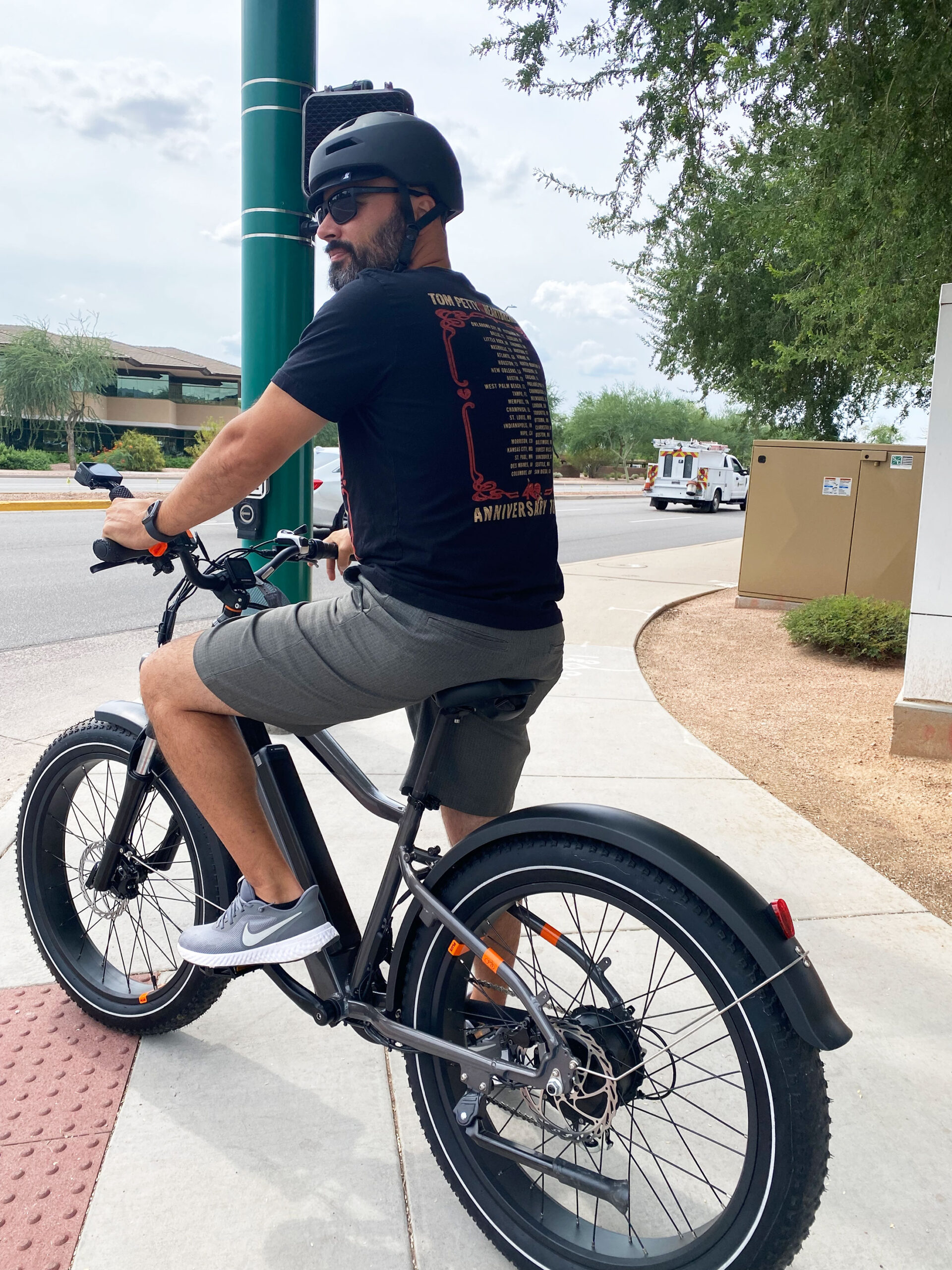 the RadRover 6 + has all the latest e-bike technology. #thelovedesignedlife #ebikereview
