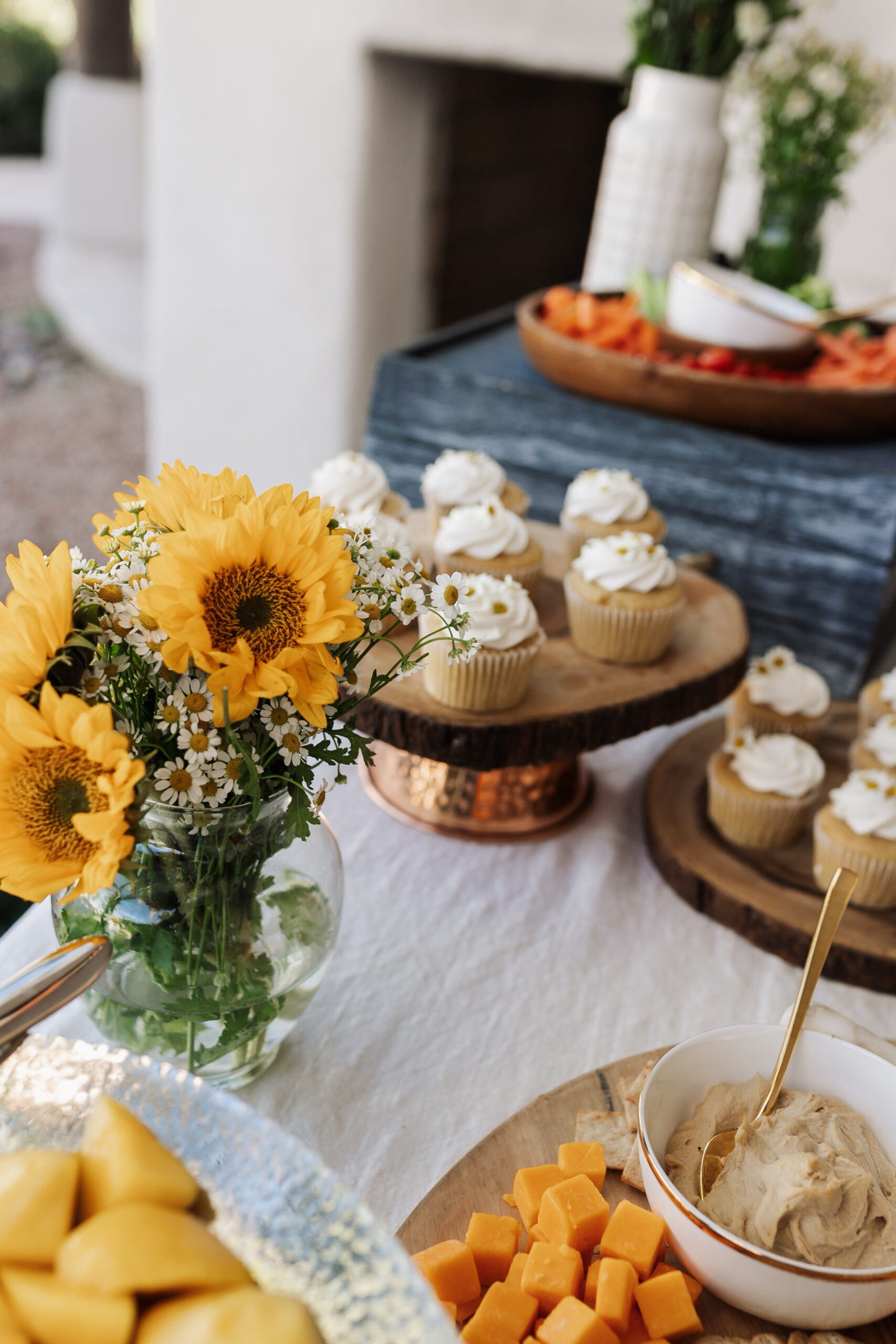 sweet little flowers to add to the honeybee theme of this girl's birthday party #thelovedesignedlife #honeybeebirthdayparty #theldlhome