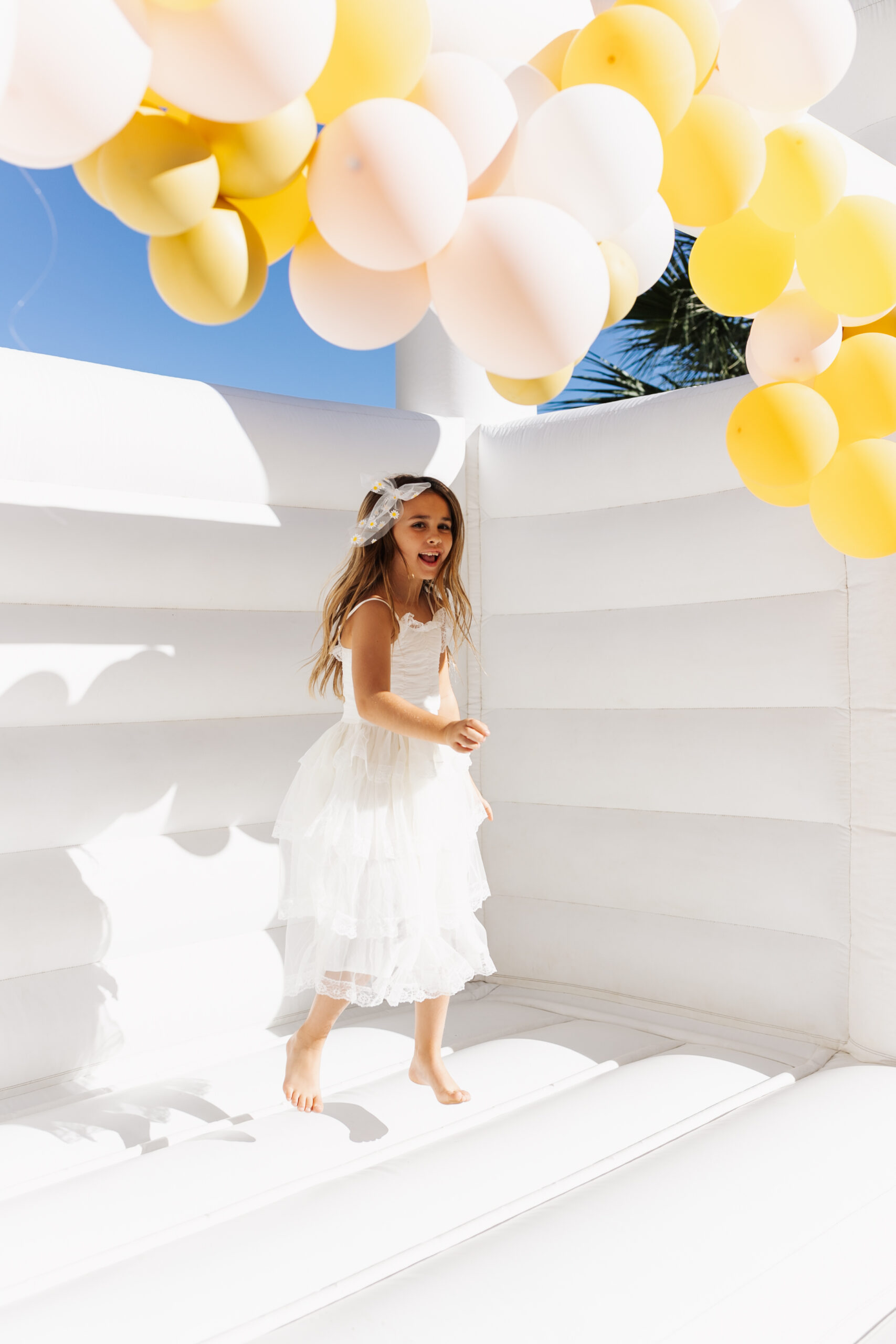 the best white bounce house for kids! #inflate48 #localaz #kidspartyideas