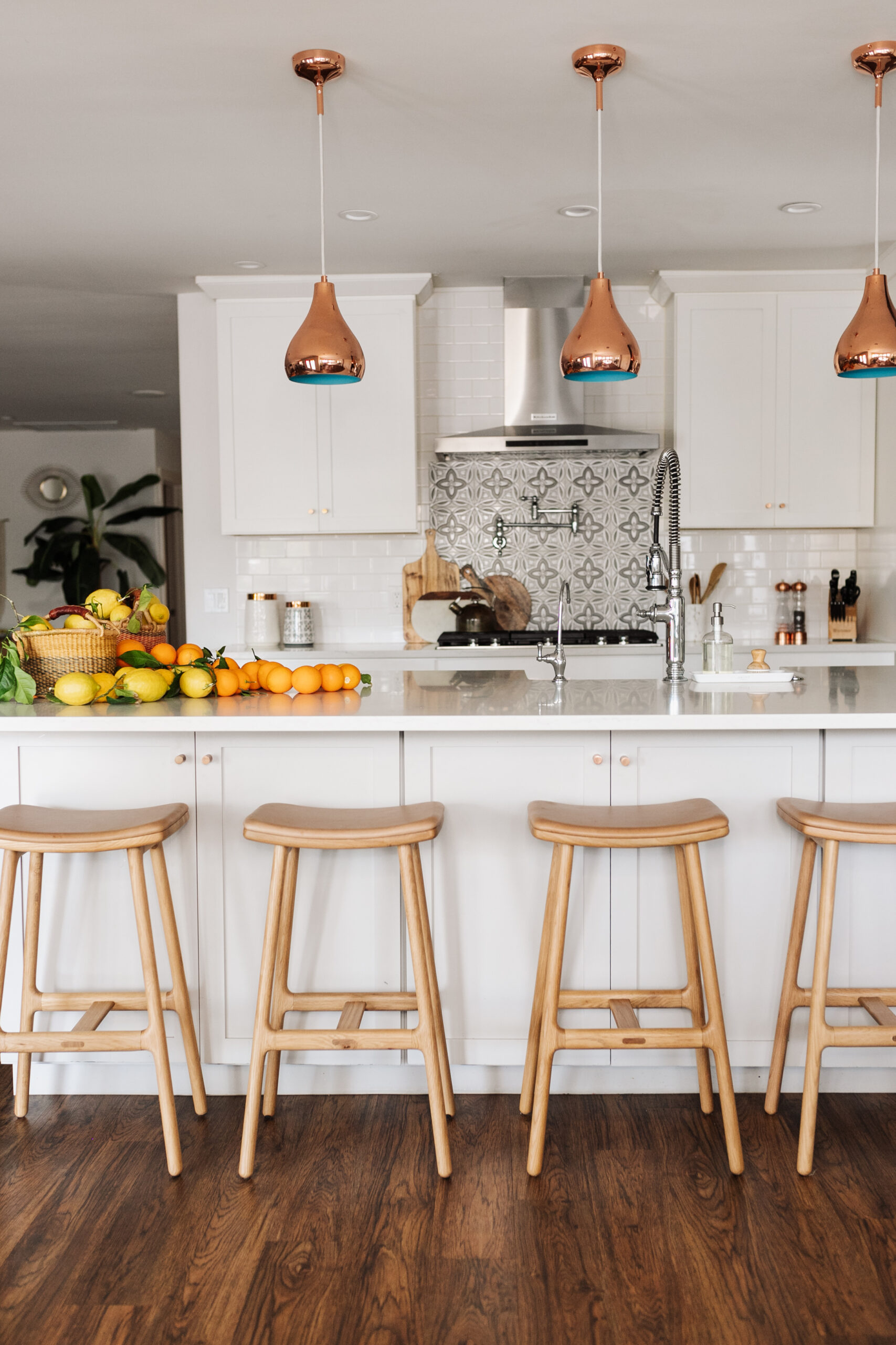 happy new year kitchen refresh #thelovedesignedlife #theldlhome #kitchen #kitchenisland #kitchenstools