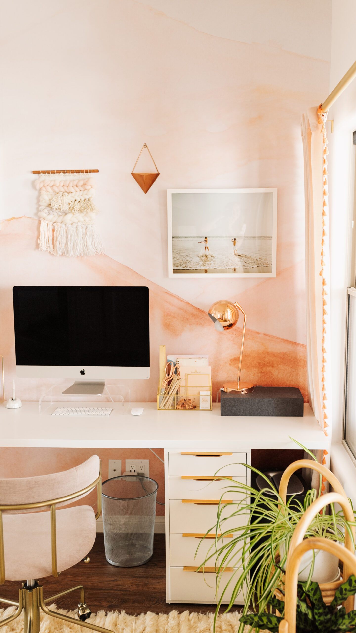 love how the details came together in this feminine home office #theovedesignedlife #theldlhome #homeoffice 