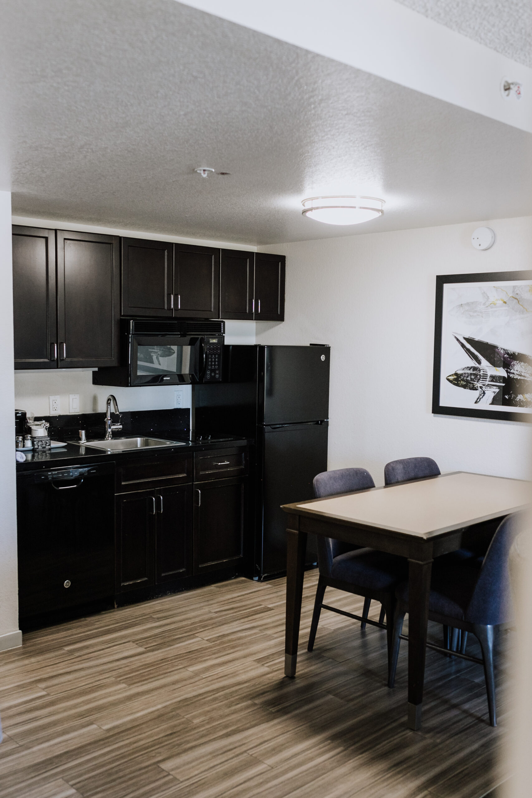full kitchen available in suites options at the Hampton Inn