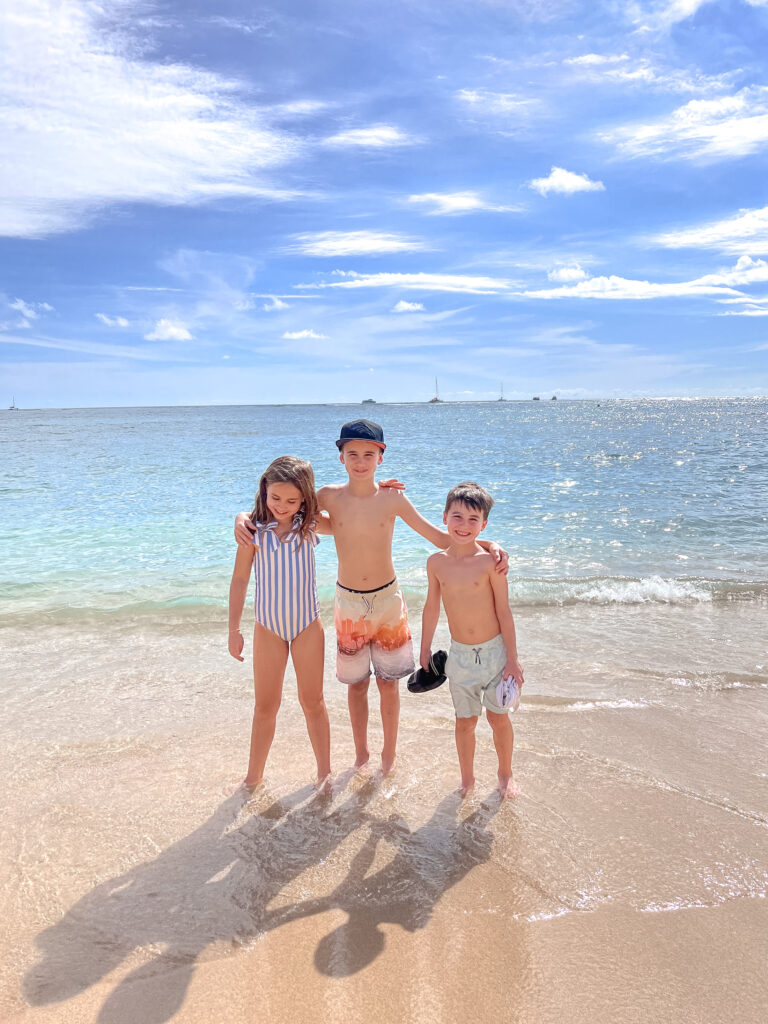 family hawaiian adventure for these three kids by the beach + mom and dad