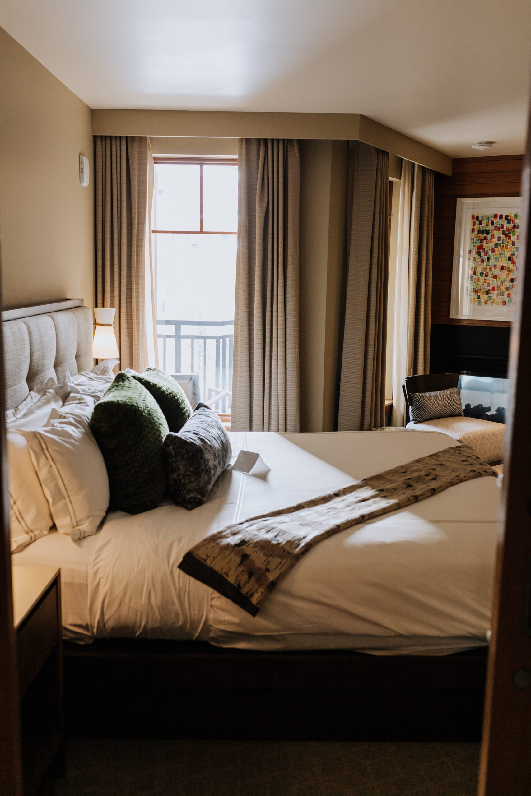 primary bedroom suite in the one-bedroom plus den residence at the viceroy snowmass was perfect for our family of five #viceroysnowmass #skitrip #luxurytravle