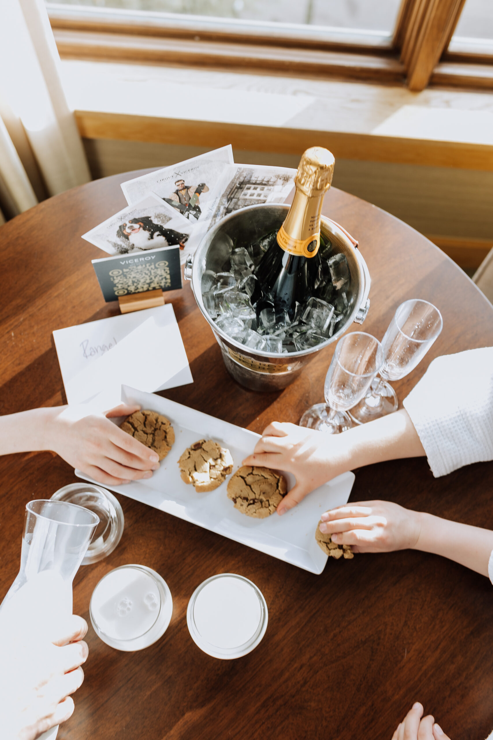 the sweetest welcome gift from the team at the Viceroy Snowmass. this and 5 reasons why Snowmass is IT for your next family ski trip #theviceroy #aspensnowmass #familyskitrip