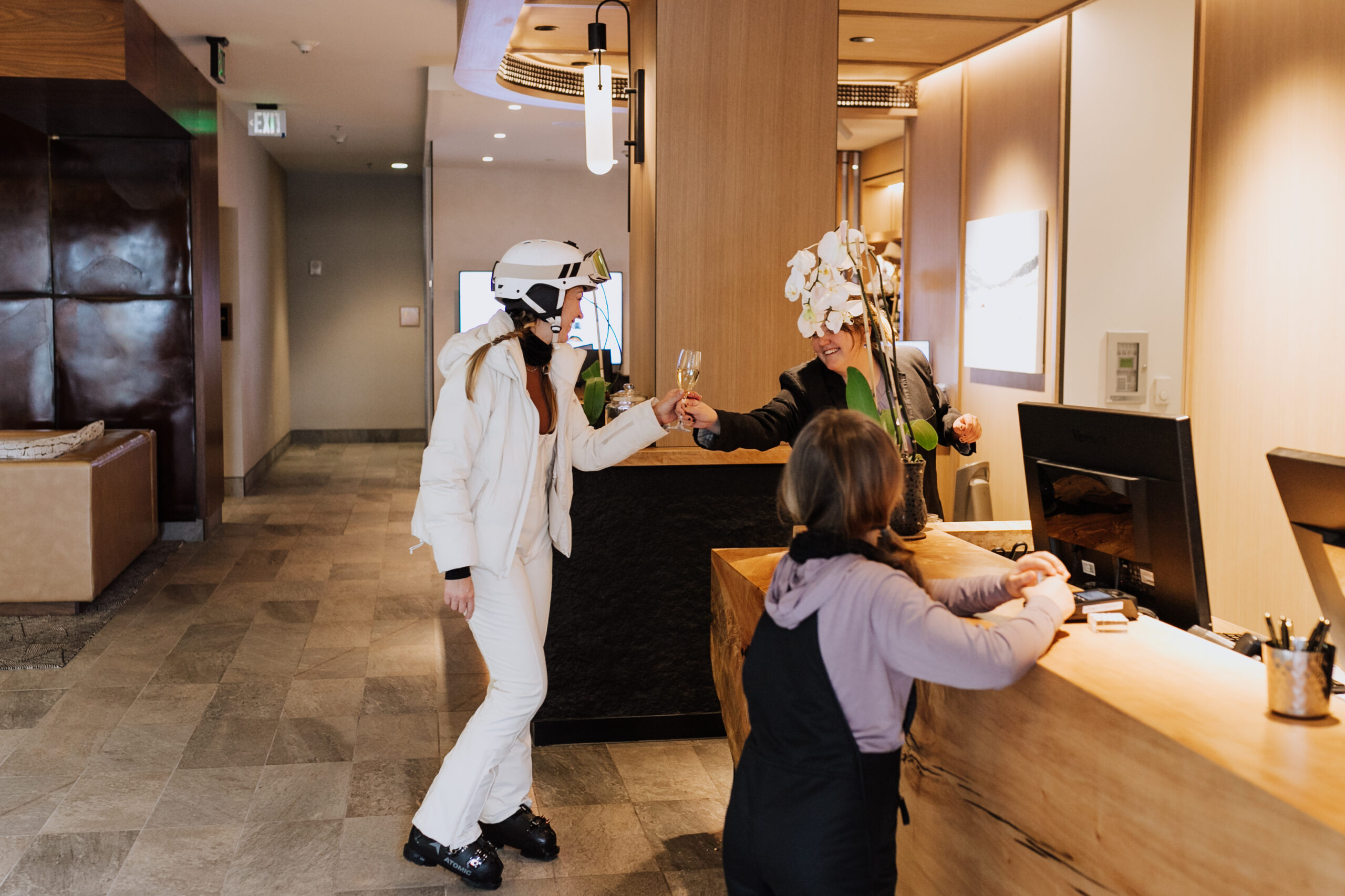 a welcome drink for adults at check in is just one small part of what sets the Viceroy Snowmass a part from the rest #viceroysnowmass #welcomedrink #luxurytravel