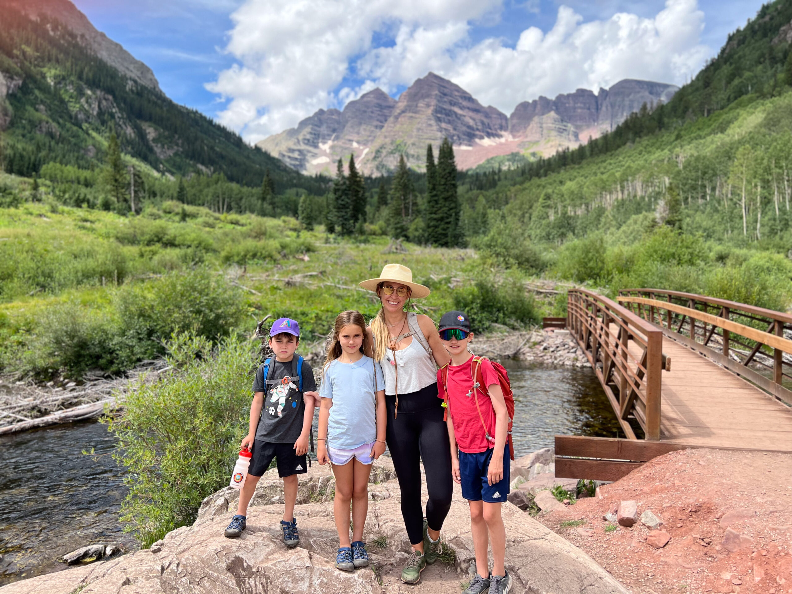 a visit to maroon lake at maroon bells, above Aspen with the kiddos #theldltravels #maroonbells #outdoorsy